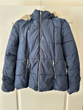 Simply Styled by Sears Blue Puffer Jacket Size Medium Used Good